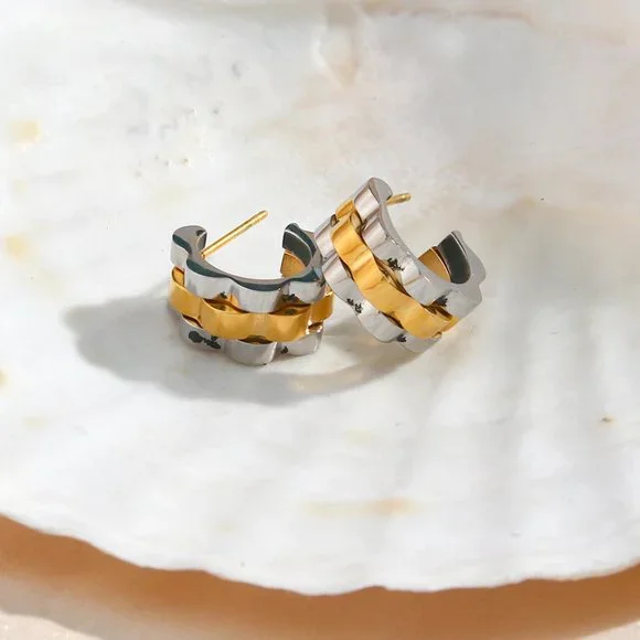 Vintage Two-Tone Chunky Watchband Hoop Earrings PVD 18K White Gold & Silโฆ - Picture 4 of 13